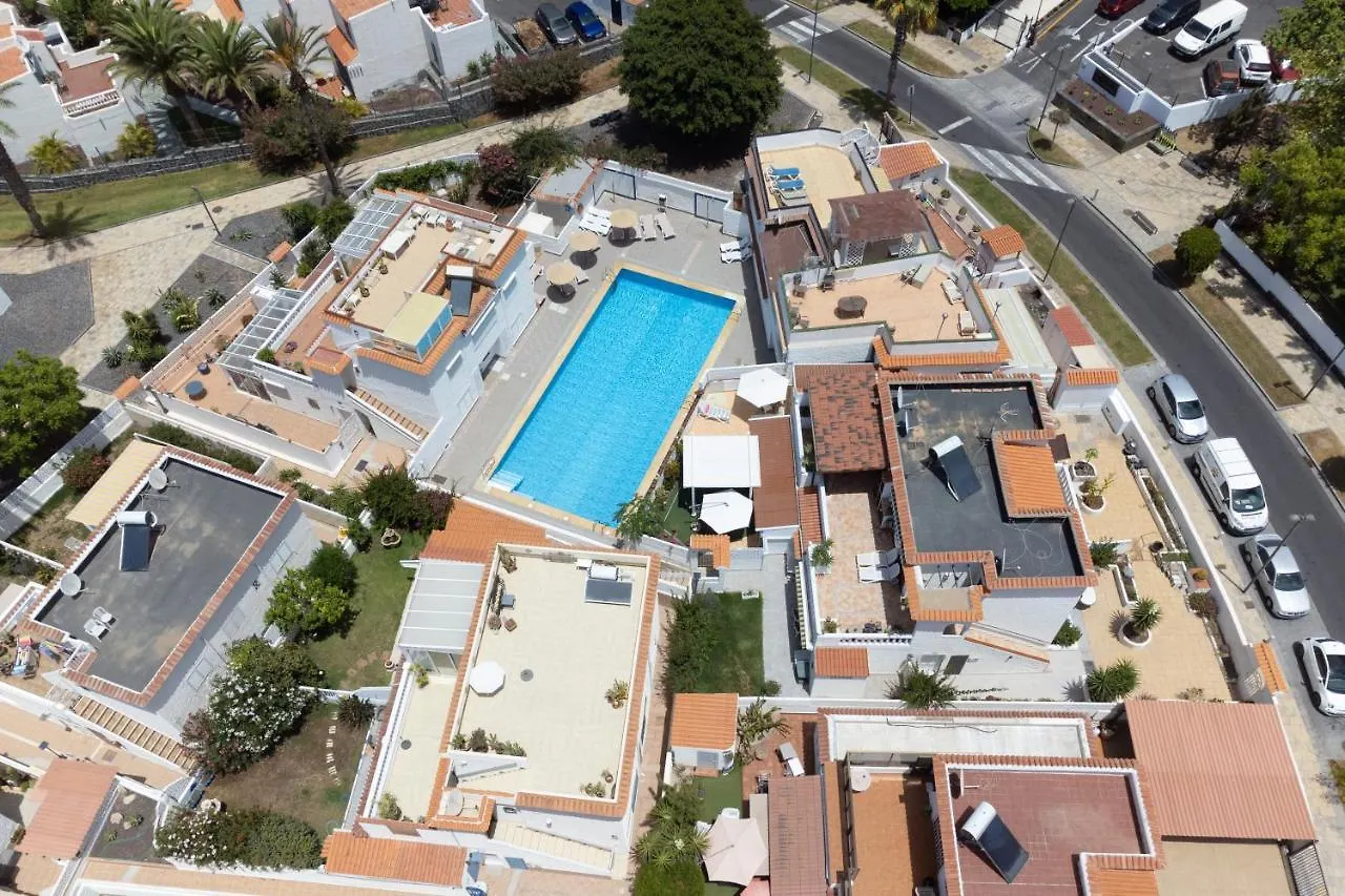 Villa Urbania Holiday Home By Sunkeyrents Плая-де-лас-Америкас