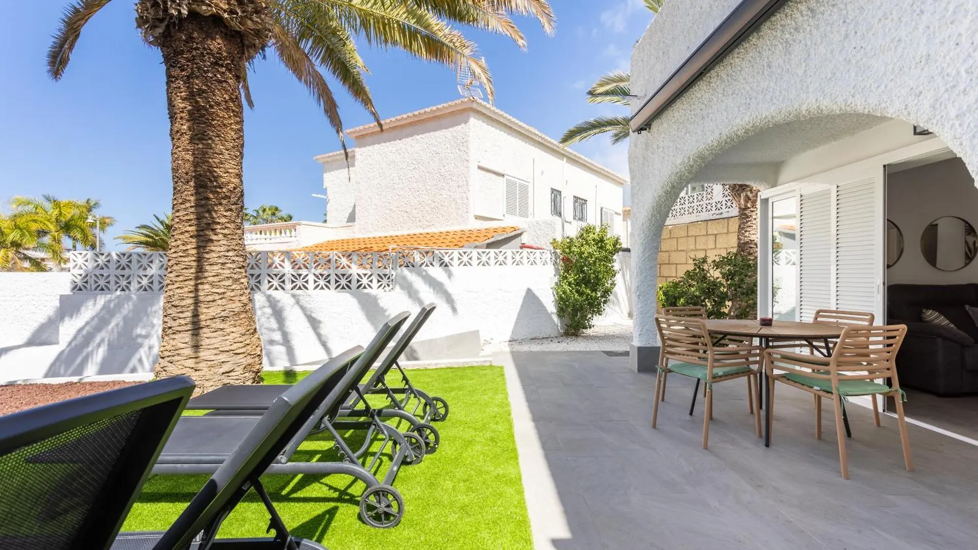 아파트 Villa Urbania Holiday Home By Sunkeyrents 플라야데라스아메리카스