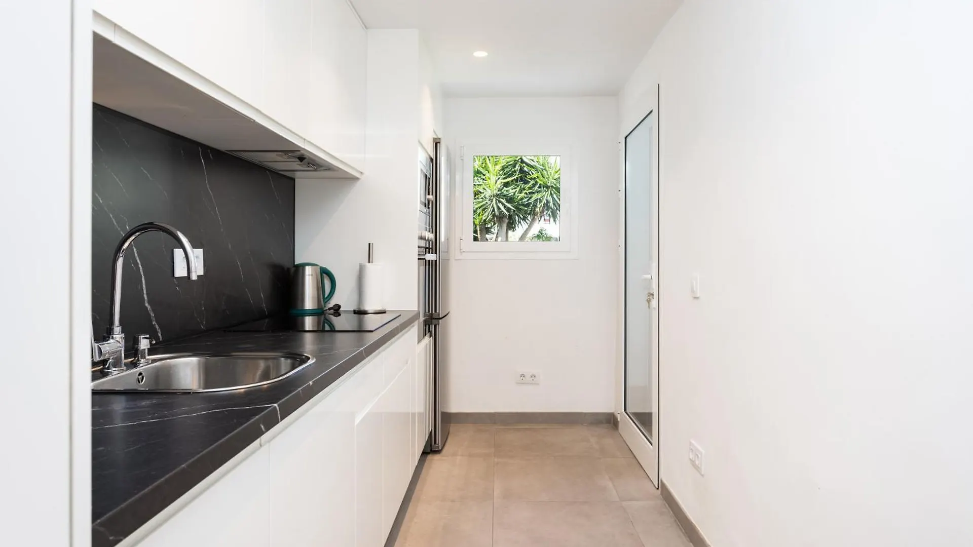 Villa Urbania Holiday Home By Sunkeyrents Плая-де-лас-Америкас 0*,