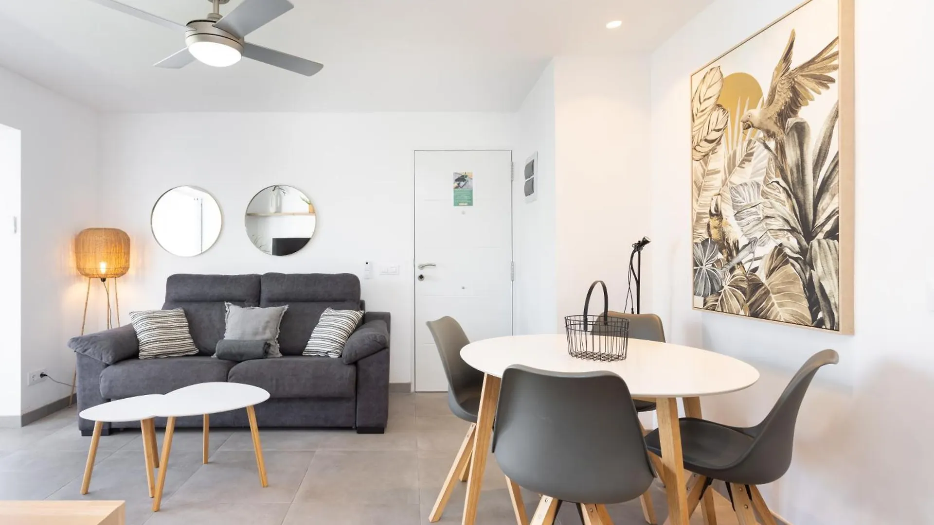 아파트 Villa Urbania Holiday Home By Sunkeyrents 플라야데라스아메리카스