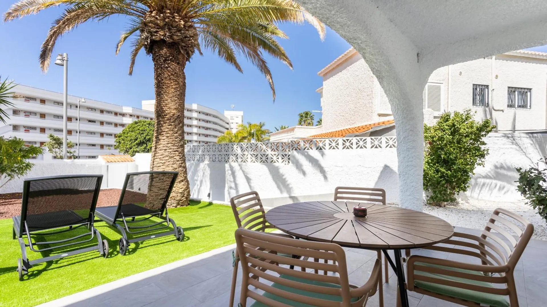 Villa Urbania Holiday Home By Sunkeyrents 플라야데라스아메리카스 아파트