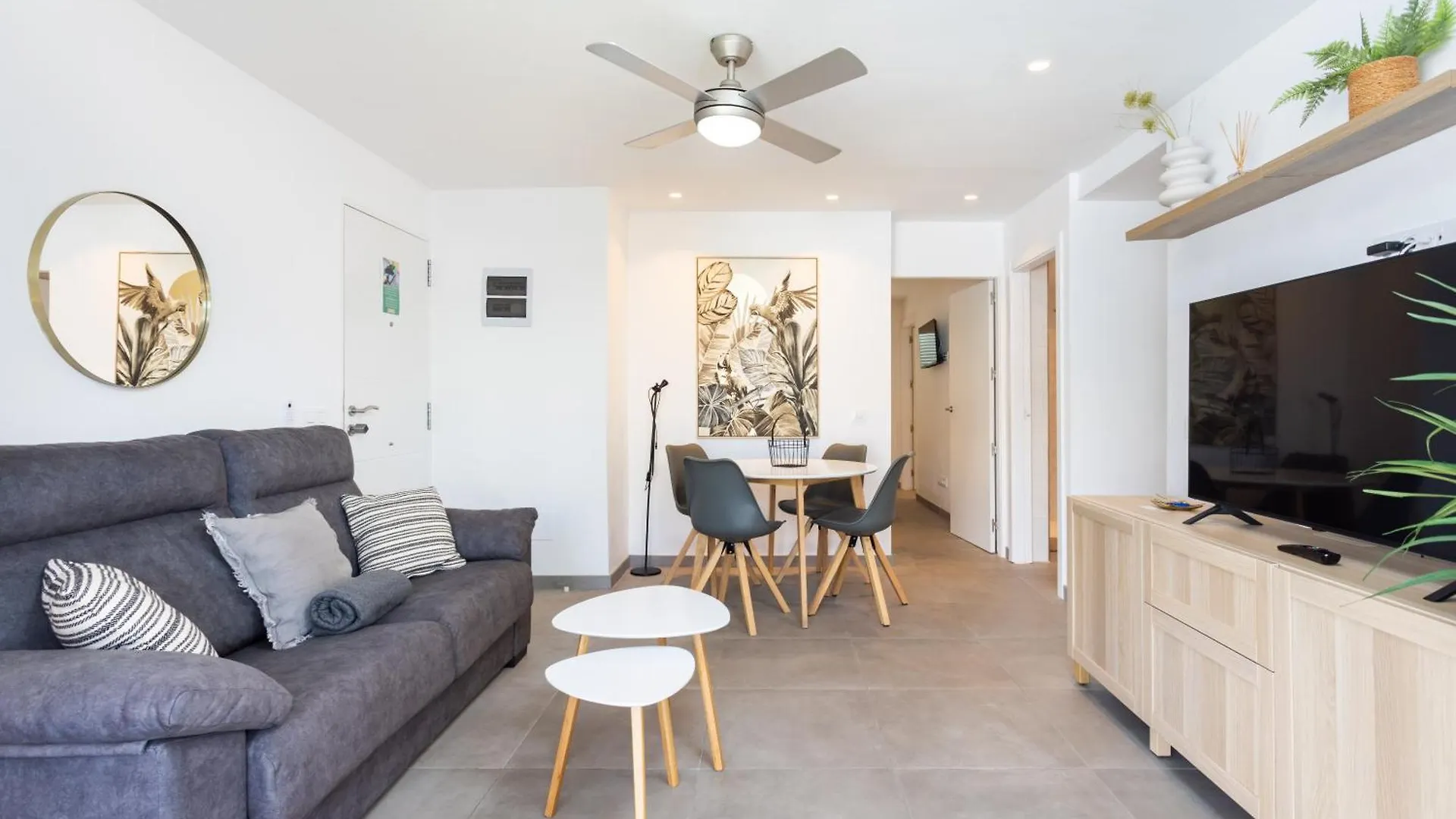 Villa Urbania Holiday Home By Sunkeyrents Плая-де-лас-Америкас